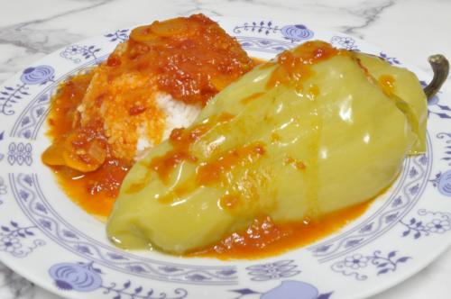 Papriky plněné mletým masem s rajčatovou omáčkou – Snadné recept z Česko kuchyně, hotový za 45 - 60 minut